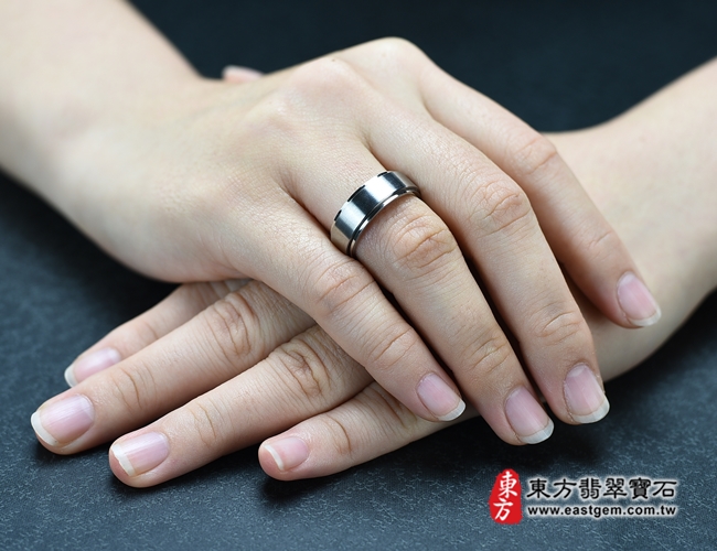 不鏽鋼戒指大小示意照片 不鏽鋼戒指（不鏽鋼戒指，結婚戒指、結婚對戒、男女對戒）。國際圍12，RSD003。客製化訂做各種不鏽鋼不透鋼戒指吊墜項鍊。★附東方翡翠寶石保證卡