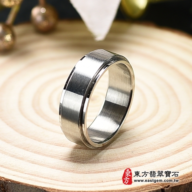 不鏽鋼戒指照片 不鏽鋼戒指（不鏽鋼戒指，結婚戒指、結婚對戒、男女對戒）。國際圍13.5，RSD005。客製化訂做各種不鏽鋼不透鋼戒指吊墜項鍊。★附東方翡翠寶石保證卡