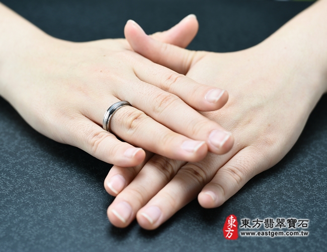 不鏽鋼戒指大小示意照片 不鏽鋼戒指（不鏽鋼戒指，結婚戒指、結婚對戒、男女對戒）。國際圍12，RSD023。客製化訂做各種不鏽鋼不透鋼戒指吊墜項鍊。★附東方翡翠寶石保證卡