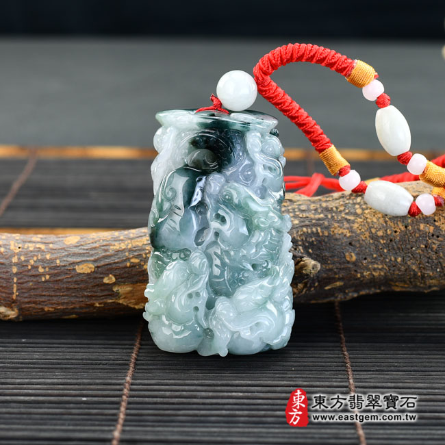 九龍至尊 情境照片 翡翠龍項鍊玉珮(九龍獻瑞:龍牌A貨翡翠龍玉珮、緬甸玉龍玉墜、龍十二生肖項鍊)。糯種帶飄花九龍,DR570。客製化訂做各種翡翠龍吊墜玉珮項鍊。★附A貨翡翠雙證書 九龍至尊 情境照片 翡翠龍項鍊玉珮(九龍獻瑞:龍牌A貨翡翠龍玉珮、緬甸玉龍玉墜、龍十二生肖項鍊)。糯種帶飄花九龍,DR570。客製化訂做各種翡翠龍吊墜玉珮項鍊。★附A貨翡翠雙證書