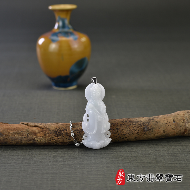 全景翡翠觀音項鍊玉珮（觀世音菩薩、如意觀音：觀音牌A貨翡翠觀音玉珮、緬甸玉觀音玉墜）。糯種淡綠加淡紫色觀世音菩薩，GY1535。客製化訂做各種翡翠觀音吊墜玉珮項鍊。★附A貨翡翠雙證書