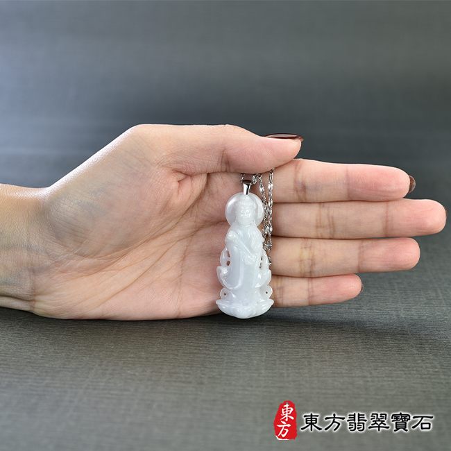 全景大小翡翠觀音項鍊玉珮（觀世音菩薩、如意觀音：觀音牌A貨翡翠觀音玉珮、緬甸玉觀音玉墜）。糯種淡綠加淡紫色觀世音菩薩，GY1535。客製化訂做各種翡翠觀音吊墜玉珮項鍊。★附A貨翡翠雙證書