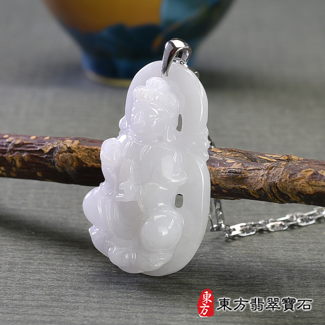 右側翡翠觀世音菩薩項鍊玉珮（觀世音菩薩，寶瓶觀音：觀世音菩薩牌A貨翡翠觀世音菩薩玉珮、緬甸玉觀世音菩薩玉墜）。糯種白色觀世音菩薩，GY1538。客製化訂做各種翡翠觀世音菩薩吊墜玉珮項鍊。★附A貨翡翠雙證書