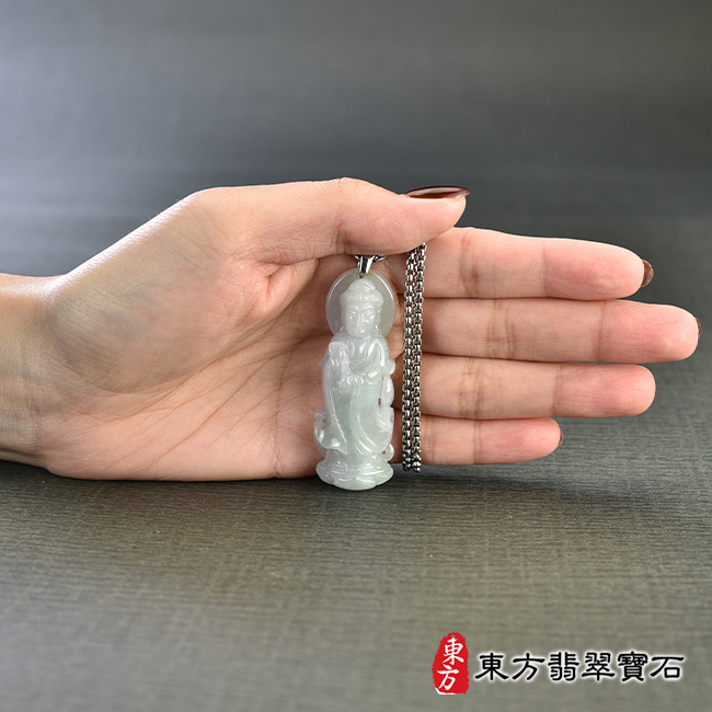 全景大小翡翠觀音項鍊玉珮（觀世音菩薩、灑水觀音：觀音牌A貨翡翠觀音玉珮、緬甸玉觀世音菩薩玉墜）。綠色加紫色糯種觀音，GY1553。客製化訂做各種翡翠觀音吊墜玉珮項鍊。★附A貨翡翠雙證書