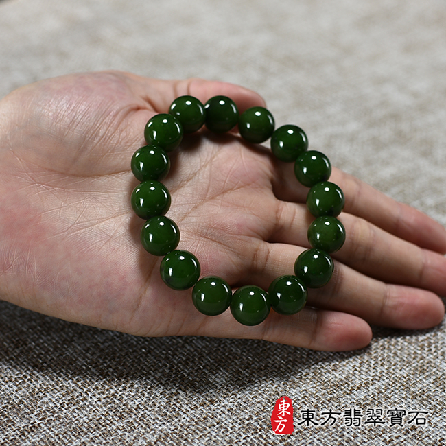 全景大小碧玉手珠（碧玉手珠、和田玉手珠、深綠色，珠徑約12.3mm，16顆珠，ORA022）。客製化訂做各種碧玉手珠，和田玉手珠。★附東方翡翠寶石證書
