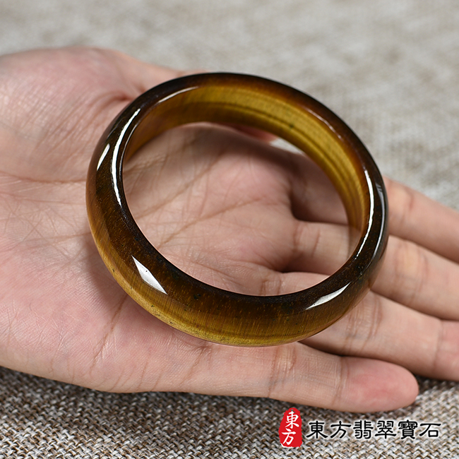 虎眼石手鐲。（咖啡色 黃色相間 一些黑點，圓鐲17.5，TE011）。客製化訂做各種虎眼石手鐲。★附東方翡翠寶石雙證書