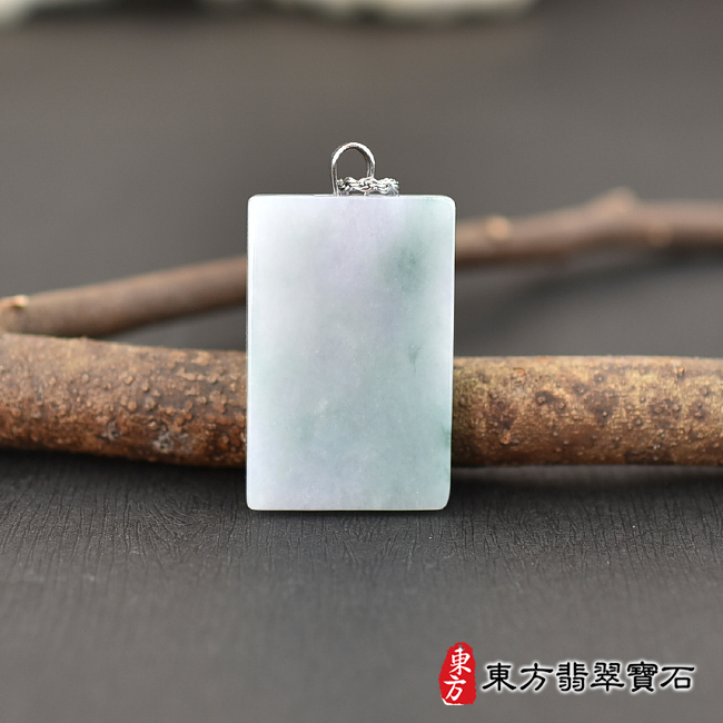 (已售出勿下標，可訂做)翡翠平安無事牌項鍊玉珮（平安無事牌：平安無事牌A貨翡翠平安無事牌玉珮、緬甸玉平安無事牌玉墜）。淡綠色糯種平安無事牌，FP047。客製化訂做各種翡翠平安無事牌吊墜玉珮項鍊。★附A貨翡翠雙證書