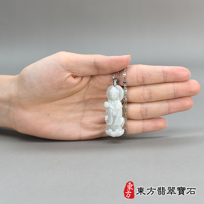 翡翠觀音項鍊玉珮大小示意照（觀世音菩薩：觀音牌A貨翡翠觀音玉珮、緬甸玉觀世音菩薩玉墜）。綠翡細豆種觀音，GY1603。客製化訂做各種翡翠觀音吊墜玉珮項鍊。★附A貨翡翠雙證書