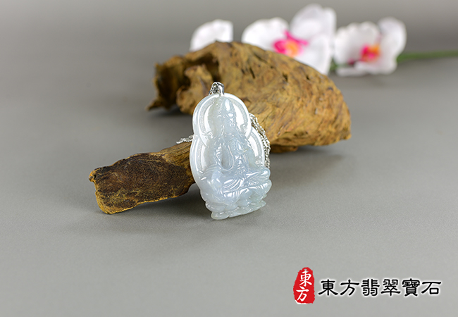 意境照翡翠觀音項鍊玉珮（觀世音菩薩：觀音牌A貨翡翠觀音玉珮、緬甸玉觀世音菩薩玉墜）。紫色糯種翡翠觀音，GY1713。客製化訂做各種翡翠觀音吊墜玉珮項鍊。★附A貨翡翠雙證書