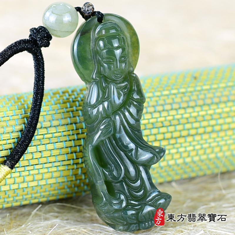 左側水草玉觀音項鍊玉珮（觀世音菩薩、灑水觀音：觀音牌水草玉觀音玉珮、水草玉觀音玉墜）。綠色水草玉觀音，GY1725。客製化訂做各種水草玉觀音吊墜玉珮項鍊。★附東方翡翠寶石保證卡.jpg