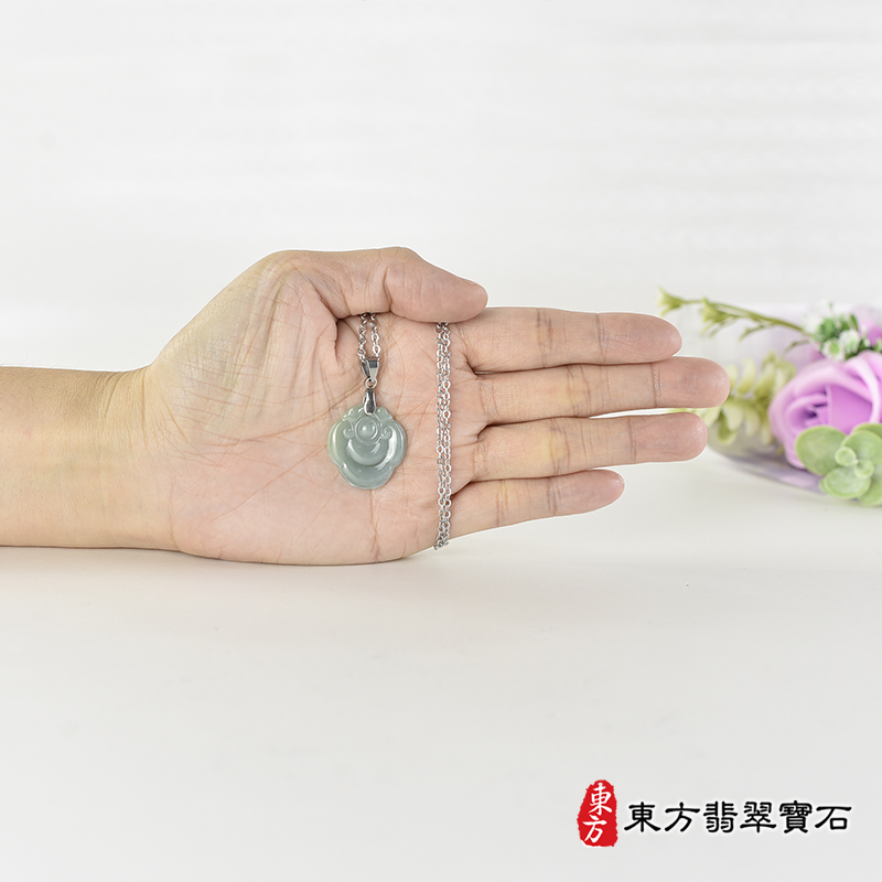 大小（已出售勿下標，可訂做）翡翠葉子項鍊玉珮（葉子：一葉致富A貨翡翠一葉致富玉珮、緬甸玉一葉致富玉墜）。綠色帶點黃細糯種葉子LE222。客製化訂做各種翡翠一葉致富吊墜玉珮項鍊。★附A貨翡翠雙證書
