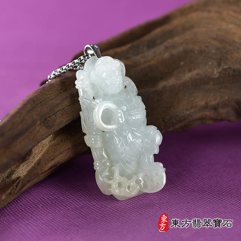左側翡翠三太子項鍊玉珮（中壇元帥、哪吒：三太子牌A貨翡翠三太子玉珮、緬甸玉哪吒三太子玉墜）。綠糯種翡翠三太子，TT142。客製化訂做各種翡翠哪吒三太子吊墜玉珮項鍊。★附A貨翡翠雙證書