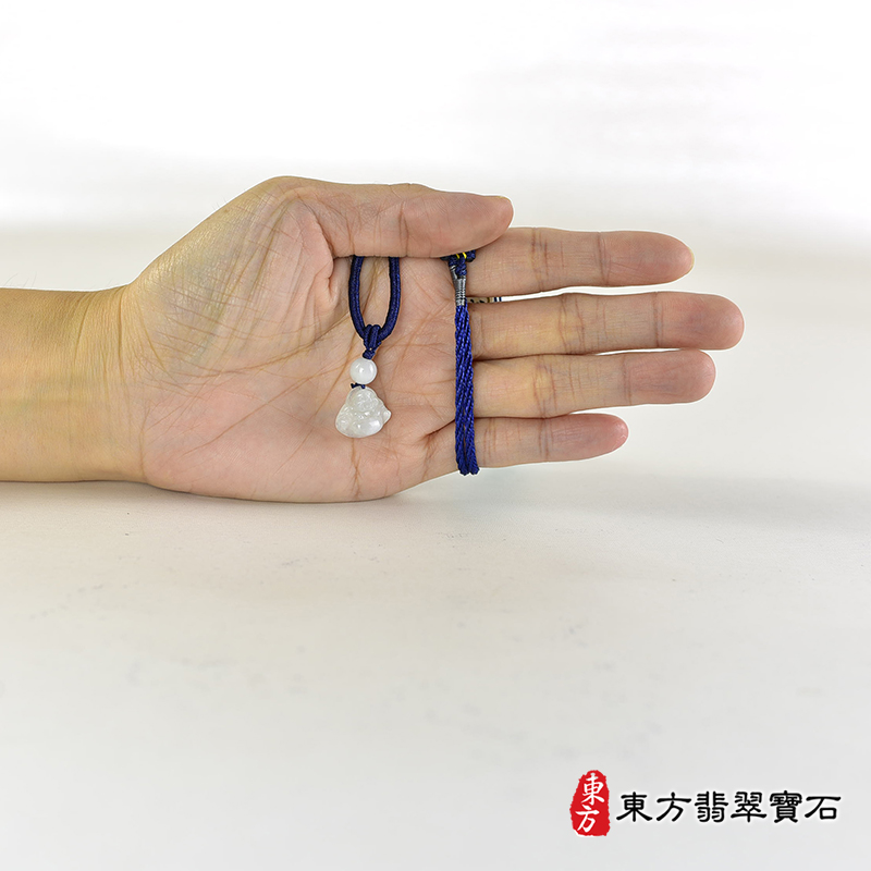 大小翡翠彌勒佛項鍊玉珮（彌勒佛：彌勒佛牌A貨翡翠彌勒佛玉珮、緬甸玉彌勒佛玉墜）。白色糯種彌勒佛，ML302。客製化訂做各種翡翠彌勒佛吊墜玉珮項鍊。★附A貨翡翠雙證書