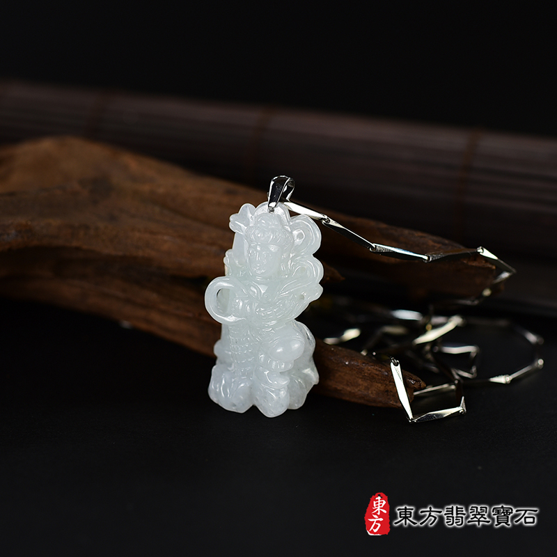 右側翡翠三太子項鍊玉珮（中壇元帥、哪吒：三太子牌A貨翡翠三太子玉珮、緬甸玉哪吒三太子玉墜）。綠色糯冰種三太子，TT133。客製化訂做各種翡翠哪吒三太子吊墜玉珮項鍊。★附A貨翡翠雙證書