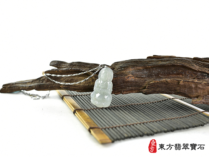 意境翡翠觀音項鍊玉珮（觀世音菩薩：觀音牌A貨翡翠觀音玉珮、緬甸玉觀世音菩薩玉墜）。綠色糯種翡翠觀音，GY1811。客製化訂做各種翡翠觀音吊墜玉珮項鍊。★附A貨翡翠雙證書
