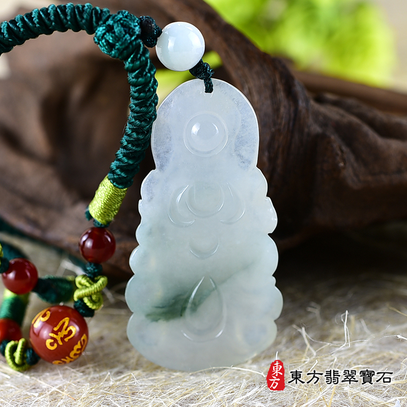 背面翡翠觀世音菩薩項鍊玉珮（觀世音菩薩、寶瓶觀音：觀世音菩薩牌A貨翡翠觀世音菩薩玉珮、緬甸玉觀世音菩薩玉墜）。GY1792 淡綠色糯種觀世音菩薩。客製化訂做各種翡翠觀世音菩薩吊墜玉珮項鍊。★附A貨翡翠雙證書