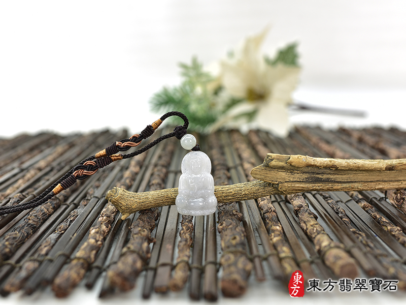 意境翡翠寶瓶觀音項鍊玉珮（觀世音菩薩：觀音牌A貨翡翠觀音玉珮、緬甸玉觀世音菩薩玉墜）。糯種翡翠觀音，GY1952。客製化訂做各種翡翠觀音吊墜玉珮項鍊。★附A貨翡翠雙證書