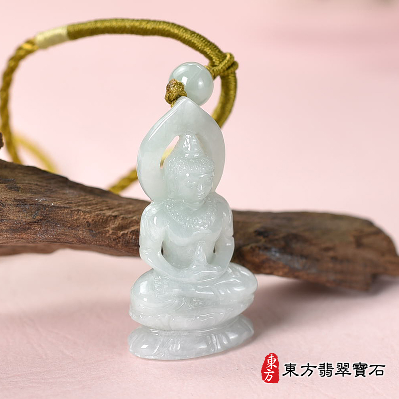 左側翡翠藥師佛項鍊玉珮（藥師佛：藥師佛牌A貨翡翠藥師佛玉珮、緬甸玉藥師佛玉墜）。綠色糯種藥師佛，FD712。客製化訂做各種翡翠藥師佛吊墜玉珮項鍊。★附A貨翡翠雙證書