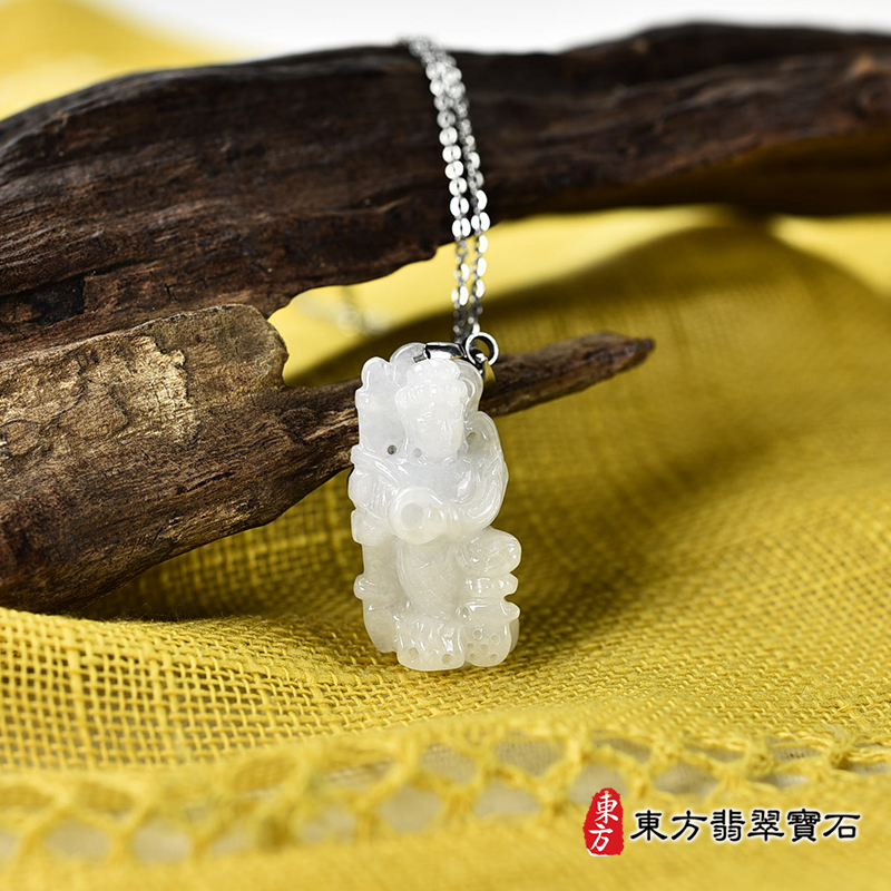 左側翡翠三太子項鍊玉珮（中壇元帥、哪吒：三太子牌A貨翡翠三太子玉珮、緬甸玉哪吒三太子玉墜）。淡綠色糯種三太子，TT180。客製化訂做各種翡翠哪吒三太子吊墜玉珮項鍊。★附A貨翡翠雙證書