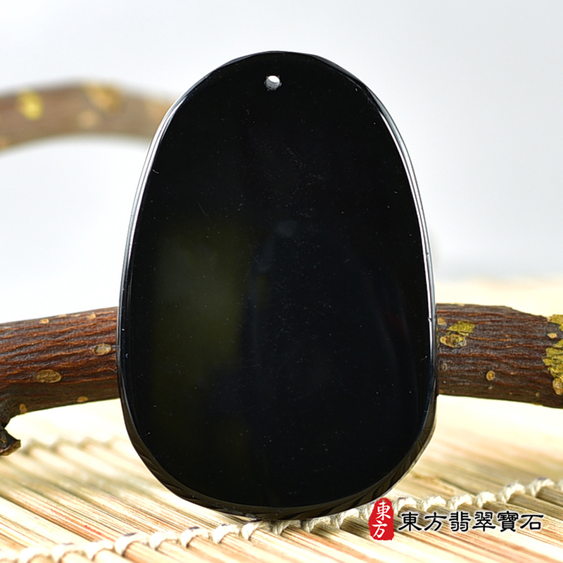 背面（已出售勿下標，可訂做）黑曜石虛空藏菩薩項鍊玉珮（虛空藏菩薩：虛空藏菩薩牌黑曜石虛空藏菩薩玉珮、黑曜石虛空藏菩薩玉墜）黑曜石虛空藏菩薩，GY2013。客製化訂做各種黑曜石虛空藏菩薩吊墜玉珮項鍊。★附東方翡翠寶石保證卡