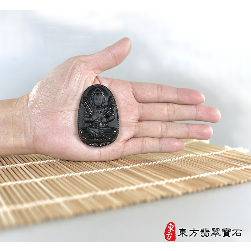 大小（已出售勿下標，可訂做）黑曜石虛空藏菩薩項鍊玉珮（虛空藏菩薩：虛空藏菩薩牌黑曜石虛空藏菩薩玉珮、黑曜石虛空藏菩薩玉墜）黑曜石虛空藏菩薩，GY2013。客製化訂做各種黑曜石虛空藏菩薩吊墜玉珮項鍊。★附東方翡翠寶石保證卡
