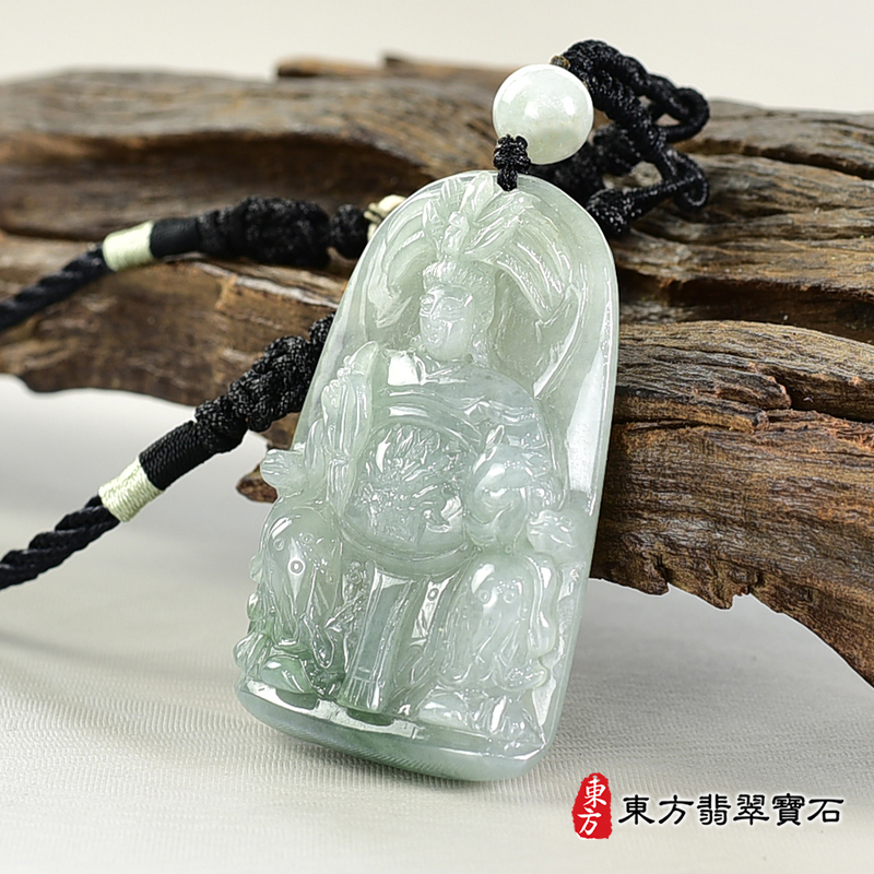 右側（已出售勿下標，可訂做）翡翠瑤池金母項鍊玉珮（王母娘娘：瑤池金母牌A貨翡翠瑤池金母玉珮、緬甸玉瑤池金母玉墜）。淡綠色糯種翡翠瑤池金母，QE079。客製化訂做各種翡翠瑤池金母吊墜玉珮項鍊。★附A貨翡翠雙證書