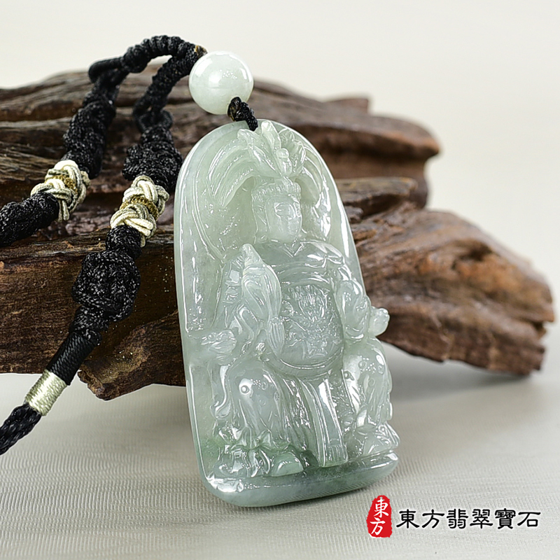 左側（已出售勿下標，可訂做）翡翠瑤池金母項鍊玉珮（王母娘娘：瑤池金母牌A貨翡翠瑤池金母玉珮、緬甸玉瑤池金母玉墜）。淡綠色糯種翡翠瑤池金母，QE079。客製化訂做各種翡翠瑤池金母吊墜玉珮項鍊。★附A貨翡翠雙證書