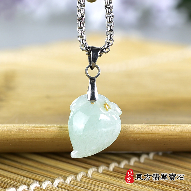 翡翠壽桃項鍊玉珮（福壽雙全：壽桃牌A貨翡翠壽桃玉珮、緬甸玉壽桃玉墜）。淺綠色糯種壽桃，FW208。客製化訂做各種翡翠壽桃吊墜玉珮項鍊。★附A貨翡翠雙證書