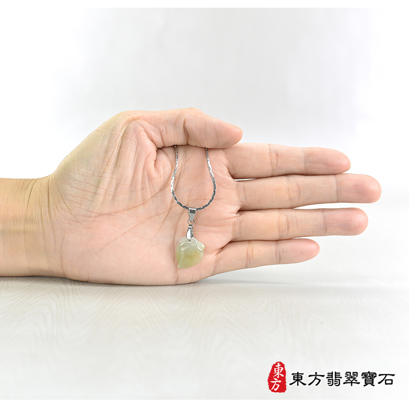 大小翡翠壽桃項鍊玉珮（福壽雙全：壽桃牌A貨翡翠壽桃玉珮、緬甸玉壽桃玉墜）。淺綠色帶點黃色糯種壽桃，FW218。客製化訂做各種翡翠壽桃吊墜玉珮項鍊。★附A貨翡翠雙證書