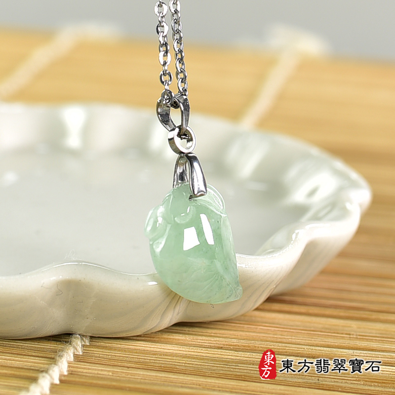 翡翠壽桃項鍊玉珮（福壽雙全：壽桃牌A貨翡翠壽桃玉珮、緬甸玉壽桃玉墜）。綠色糯種壽桃，FW255。客製化訂做各種翡翠壽桃吊墜玉珮項鍊。★附A貨翡翠雙證書