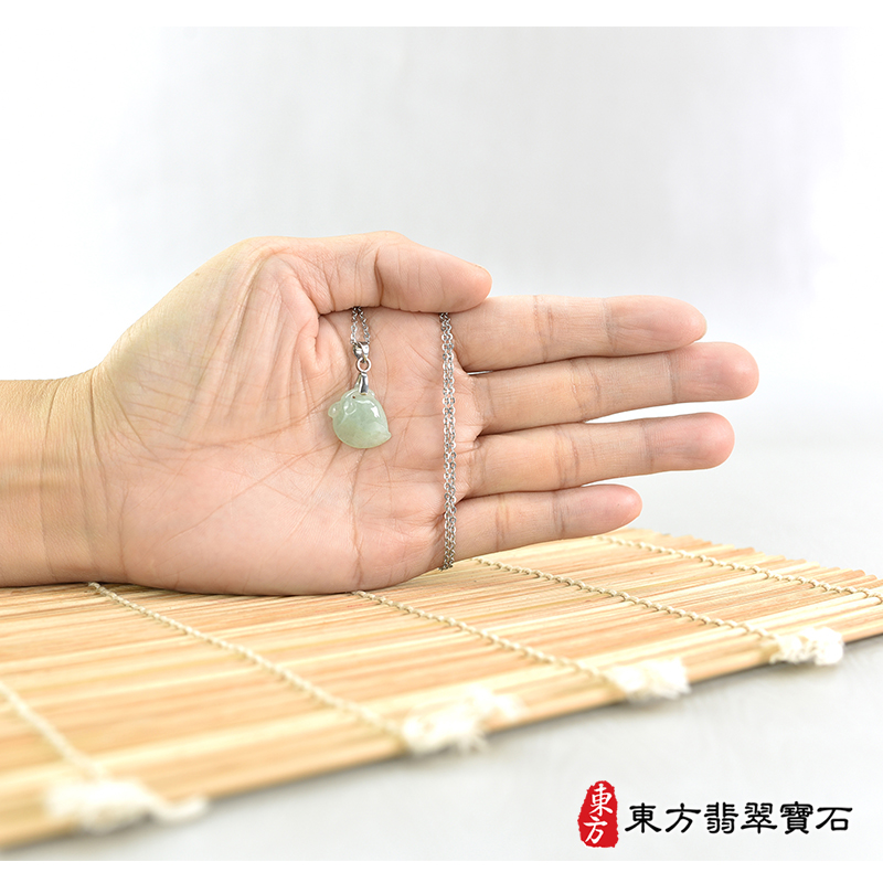 大小翡翠壽桃項鍊玉珮（福壽雙全：壽桃牌A貨翡翠壽桃玉珮、緬甸玉壽桃玉墜）。綠色糯種壽桃，FW255。客製化訂做各種翡翠壽桃吊墜玉珮項鍊。★附A貨翡翠雙證書