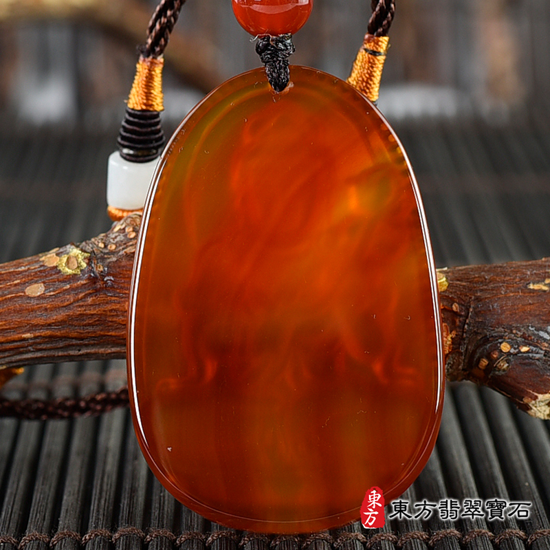 背面紅瑪瑙大勢至菩薩項鍊玉珮（大勢至菩薩：大勢至菩薩牌紅瑪瑙大勢至菩薩玉珮、紅瑪瑙大勢至菩薩玉墜）。紅瑪瑙大勢至菩薩GY1990。客製化訂做各種紅瑪瑙大勢至菩薩吊墜玉珮項鍊。★附東方翡翠寶石保證卡