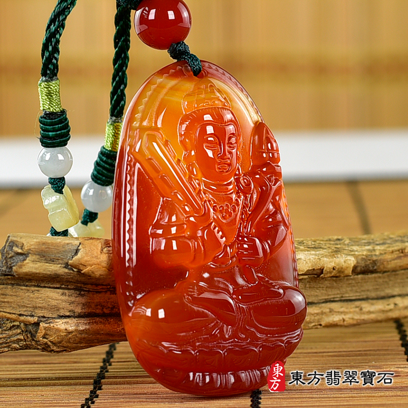 左側紅瑪瑙虛空藏菩薩項鍊玉珮（虛空藏菩薩：虛空藏菩薩牌紅瑪瑙虛空藏菩薩玉珮、紅瑪瑙虛空藏菩薩玉墜）。紅瑪瑙虛空藏菩薩，GY1995。客製化訂做各種紅瑪瑙虛空藏菩薩吊墜玉珮項鍊。★附東方翡翠寶石保證卡