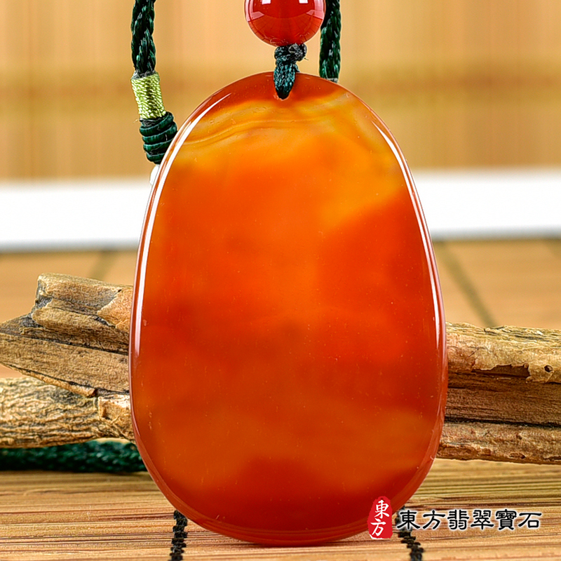 背面紅瑪瑙虛空藏菩薩項鍊玉珮（虛空藏菩薩：虛空藏菩薩牌紅瑪瑙虛空藏菩薩玉珮、紅瑪瑙虛空藏菩薩玉墜）。紅瑪瑙虛空藏菩薩，GY1995。客製化訂做各種紅瑪瑙虛空藏菩薩吊墜玉珮項鍊。★附東方翡翠寶石保證卡