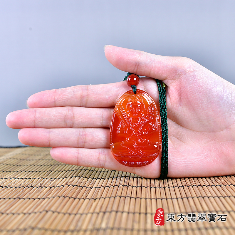 大小紅瑪瑙虛空藏菩薩項鍊玉珮（虛空藏菩薩：虛空藏菩薩牌紅瑪瑙虛空藏菩薩玉珮、紅瑪瑙虛空藏菩薩玉墜）。紅瑪瑙虛空藏菩薩，GY1995。客製化訂做各種紅瑪瑙虛空藏菩薩吊墜玉珮項鍊。★附東方翡翠寶石保證卡