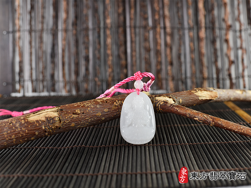 情境新疆白玉大勢至菩薩項鍊玉珮（大勢至菩薩：大勢至菩薩牌新疆白玉大勢至菩薩玉珮、新疆白玉大勢至菩薩玉墜）。新疆白玉大勢至菩薩GY1992。客製化訂做各種新疆白玉大勢至菩薩吊墜玉珮項鍊。★附東方翡翠寶石保證卡