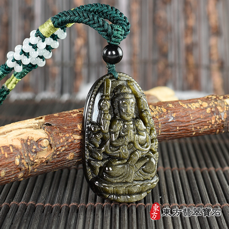 左側金曜石千手觀音項鍊玉珮（千手觀音：千手觀音牌金曜石千手觀音玉珮、金曜石千手觀音玉墜）。千手觀音，LH290。客製化訂做各種金曜石千手觀音吊墜玉珮項鍊。★附東方翡翠寶石保證卡
