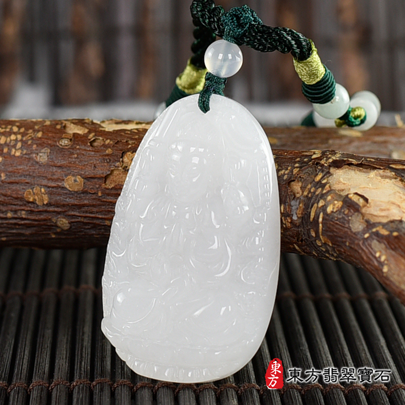 右側新疆白玉千手觀音項鍊玉珮（千手觀音：千手觀音牌新疆白玉千手觀音玉珮、新疆白玉千手觀音玉墜）。千手觀音，LH292。客製化訂做各種新疆白玉千手觀音吊墜玉珮項鍊。★附東方翡翠寶石保證卡