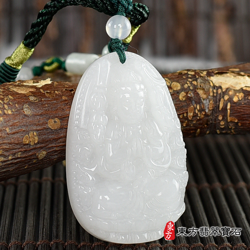 左側新疆白玉千手觀音項鍊玉珮（千手觀音：千手觀音牌新疆白玉千手觀音玉珮、新疆白玉千手觀音玉墜）。千手觀音，LH293。客製化訂做各種新疆白玉千手觀音吊墜玉珮項鍊。★附東方翡翠寶石保證卡
