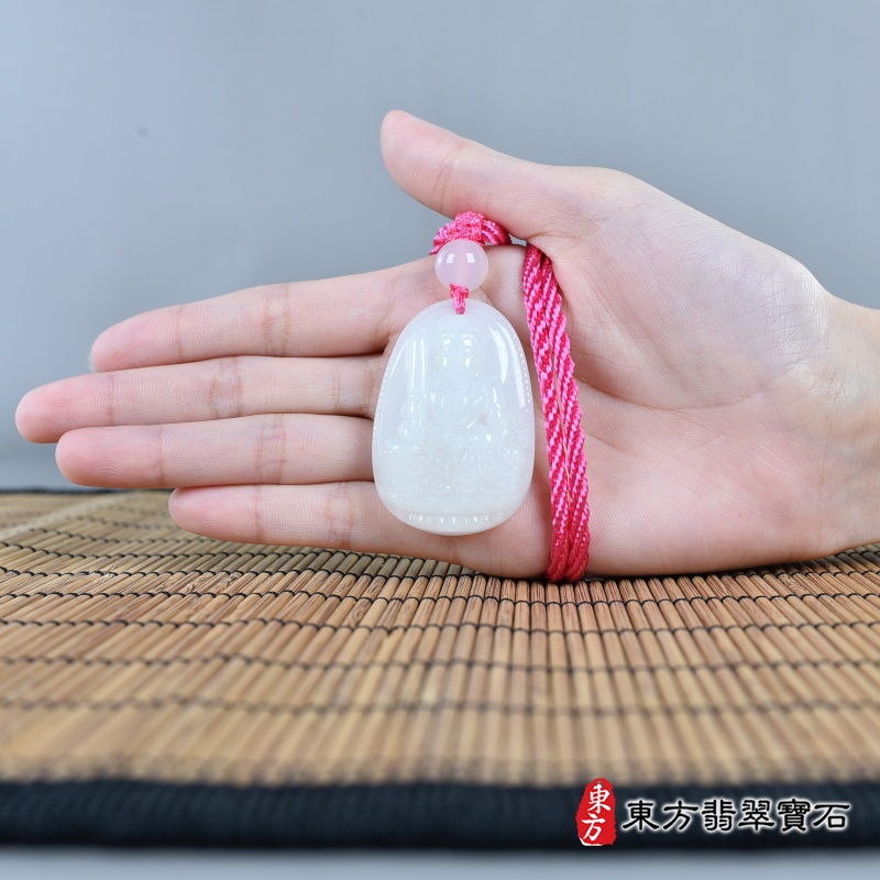 大小-新疆白玉文殊菩薩項鍊玉珮（文殊菩薩：文殊菩薩牌新疆白玉文殊菩薩玉珮、新疆白玉文殊菩薩玉墜）。新疆白玉文殊菩薩，WS188。客製化訂做各種新疆白玉文殊菩薩吊墜玉珮項鍊。★附東方翡翠寶石保證卡