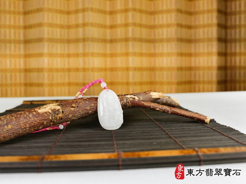 意境-新疆白玉文殊菩薩項鍊玉珮（文殊菩薩：文殊菩薩牌新疆白玉文殊菩薩玉珮、新疆白玉文殊菩薩玉墜）。新疆白玉文殊菩薩，WS189。客製化訂做各種新疆白玉文殊菩薩吊墜玉珮項鍊。★附東方翡翠寶石保證卡