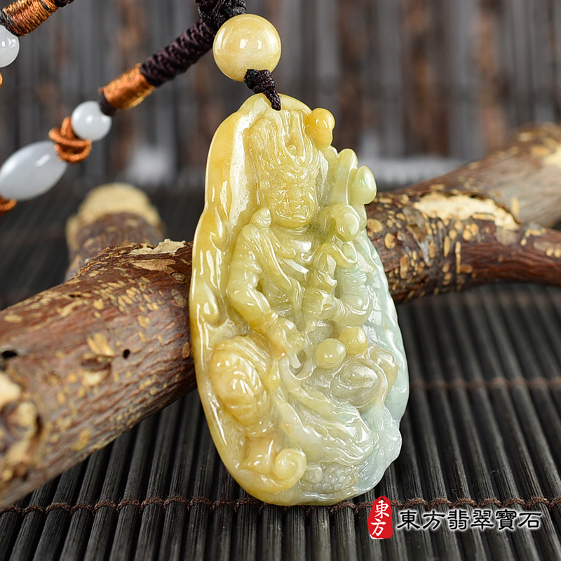 左側翡翠不動明王項鍊玉珮（不動明王：不動明王牌A貨翡翠不動明王玉珮、緬甸玉不動明王玉墜）。不動明王，FD718。客製化訂做各種翡翠不動明王吊墜玉珮項鍊。★附A貨翡翠雙證書