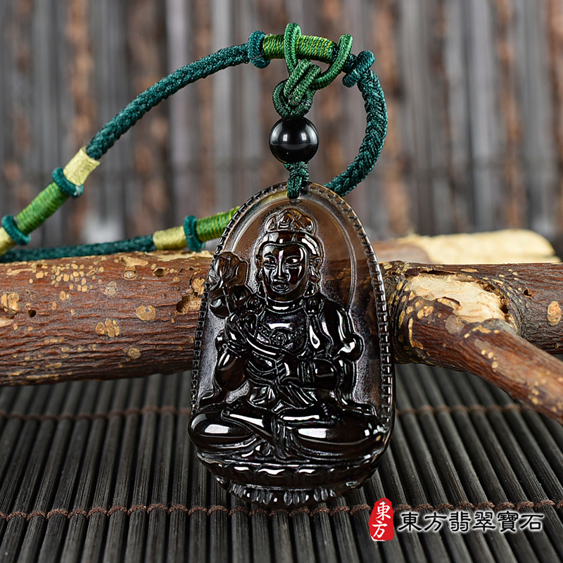 右側商品名稱：黑曜石大勢至菩薩項鍊玉珮（大勢至菩薩：大勢至菩薩牌黑曜石大勢至菩薩玉珮、黑曜石大勢至菩薩玉墜）。黑曜石大勢至菩薩GY1987。客製化訂做各種黑曜石大勢至菩薩吊墜玉珮項鍊。★附東方翡翠寶石保證卡  產地：美國夏威夷、日本、印尼  商品五行：水、土  尺寸：長約5.3公分x寬約3.4公分  厚度：約1.1公分  重量(克)：約28.63克  透光度：100%  證書編號和出處：(1) GY1987東方翡翠寶石保證卡