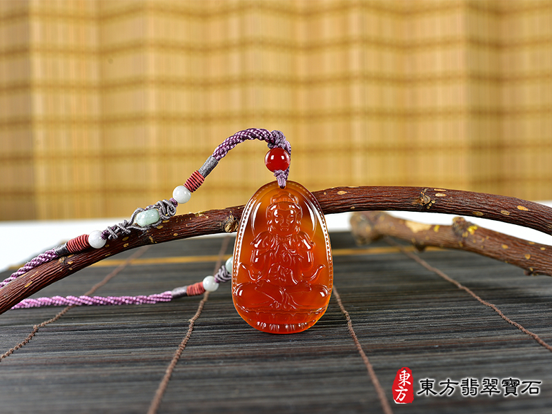 情境紅瑪瑙大日如來項鍊玉珮（大日如來：大日如來牌紅瑪瑙大日如來玉珮、紅瑪瑙大日如來玉墜）紅瑪瑙大日如來，FD732。客製化訂做各種紅瑪瑙大日如來吊墜玉珮項鍊。★附東方翡翠寶石保證卡