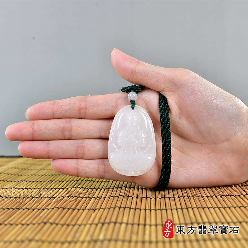 大小新疆白玉大日如來項鍊玉珮（大日如來：大日如來牌新疆白玉大日如來玉珮、新疆白玉大日如來玉墜）新疆白玉大日如來，FD735。客製化訂做各種新疆白玉大日如來吊墜玉珮項鍊。★附東方翡翠寶石保證卡