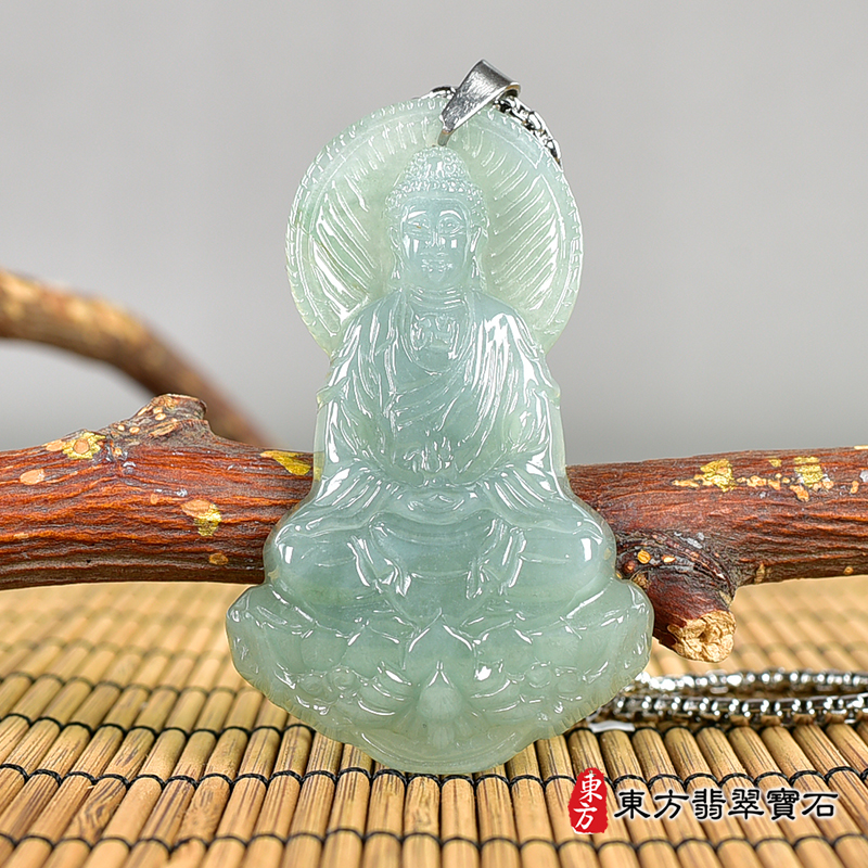 正面（已售出勿下標，可訂做）翡翠大日如來項鍊玉珮（大日如來：大日如來牌A貨翡翠大日如來玉珮、緬甸大日如來玉墜）。大日如來，FD599。客製化訂做各種翡翠大日如來吊墜玉珮項鍊。★附A貨翡翠雙證書