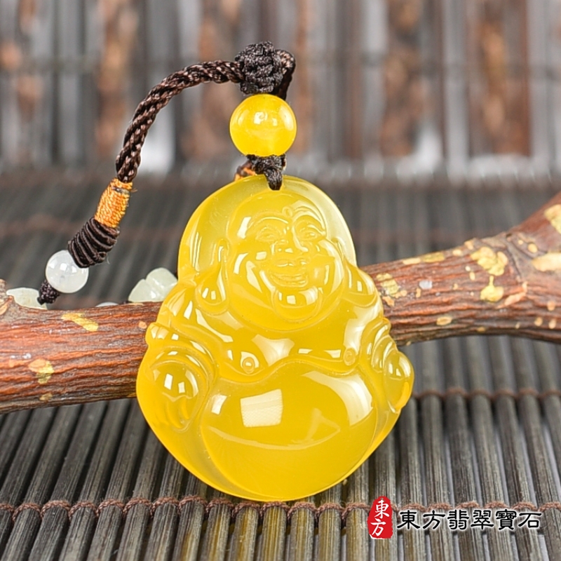 左側‘-瑪瑙彌勒佛項鍊玉珮（彌勒佛：彌勒佛牌瑪瑙彌勒佛玉珮、玉髓彌勒佛玉墜）。黃瑪瑙玉髓彌勒佛，ML329。客製化訂做各種瑪瑙玉髓彌勒佛吊墜玉珮項鍊。★附東方翡翠寶石保證卡