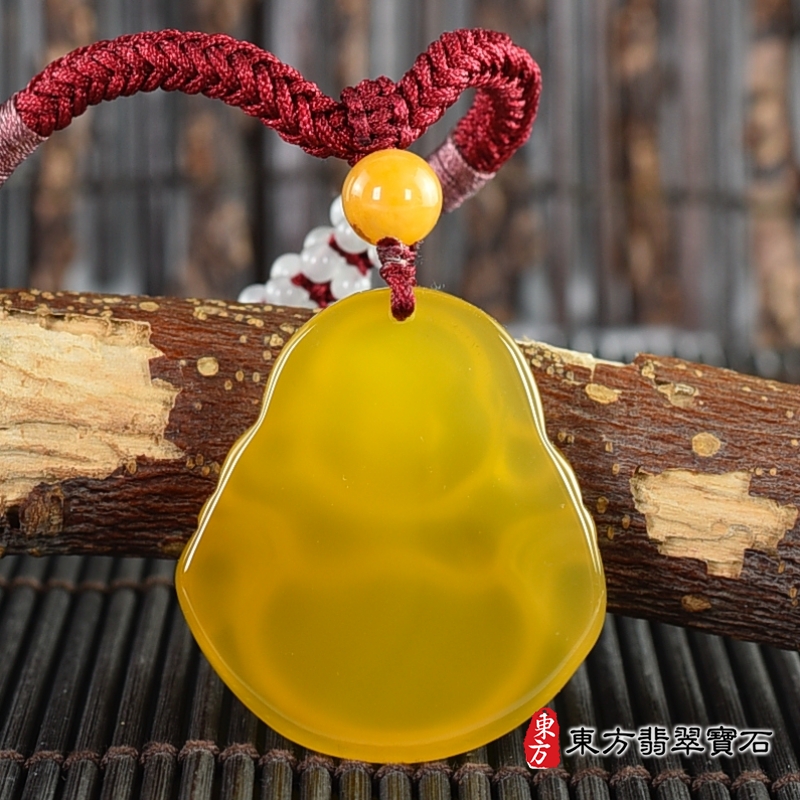 背面-瑪瑙彌勒佛項鍊玉珮（彌勒佛：彌勒佛牌瑪瑙彌勒佛玉珮、玉髓彌勒佛玉墜）。黃瑪瑙玉髓彌勒佛，ML330。客製化訂做各種瑪瑙玉髓彌勒佛吊墜玉珮項鍊。★附東方翡翠寶石保證卡