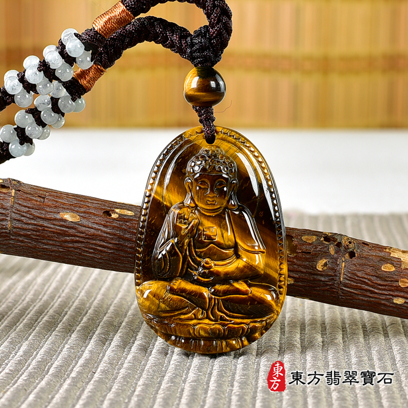 正面虎眼石阿彌陀佛項鍊玉珮（阿彌陀佛：阿彌陀佛牌新疆白玉阿彌陀佛玉珮、新疆白玉阿彌陀佛玉墜）。新疆白玉阿彌陀佛，FD753。客製化訂做各種新疆白玉阿彌陀佛吊墜玉珮項鍊。★附東方翡翠寶石保證卡