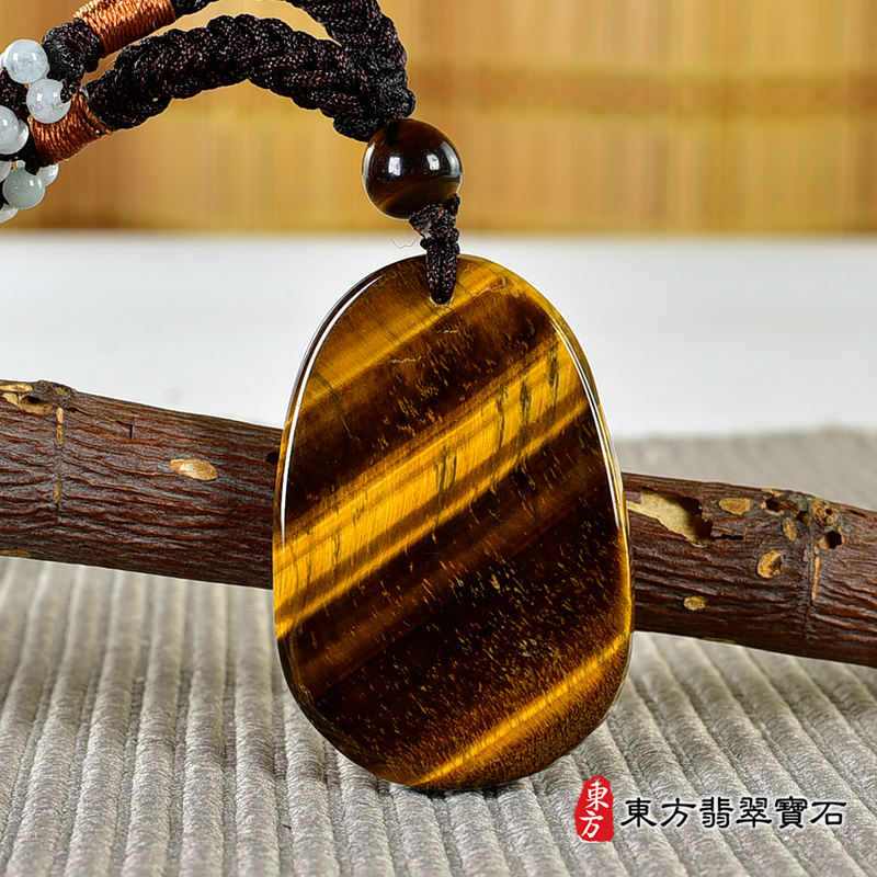 背面虎眼石阿彌陀佛項鍊玉珮（阿彌陀佛：阿彌陀佛牌新疆白玉阿彌陀佛玉珮、新疆白玉阿彌陀佛玉墜）。新疆白玉阿彌陀佛，FD753。客製化訂做各種新疆白玉阿彌陀佛吊墜玉珮項鍊。★附東方翡翠寶石保證卡